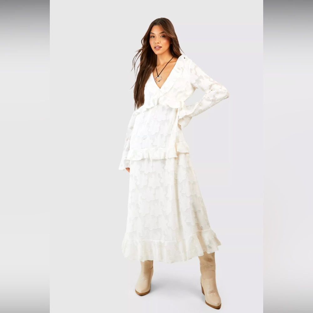 NWT! | Boohoo Ivory Textured Jacquard Midi Dress | Size 8